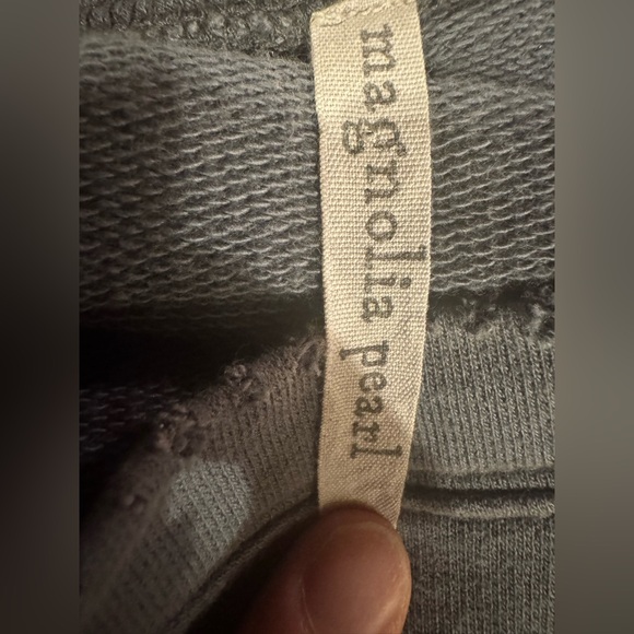 Magnolia Pearl Hi-Lo Francis Full Moon Sweatshirt - Picture 6 of 9